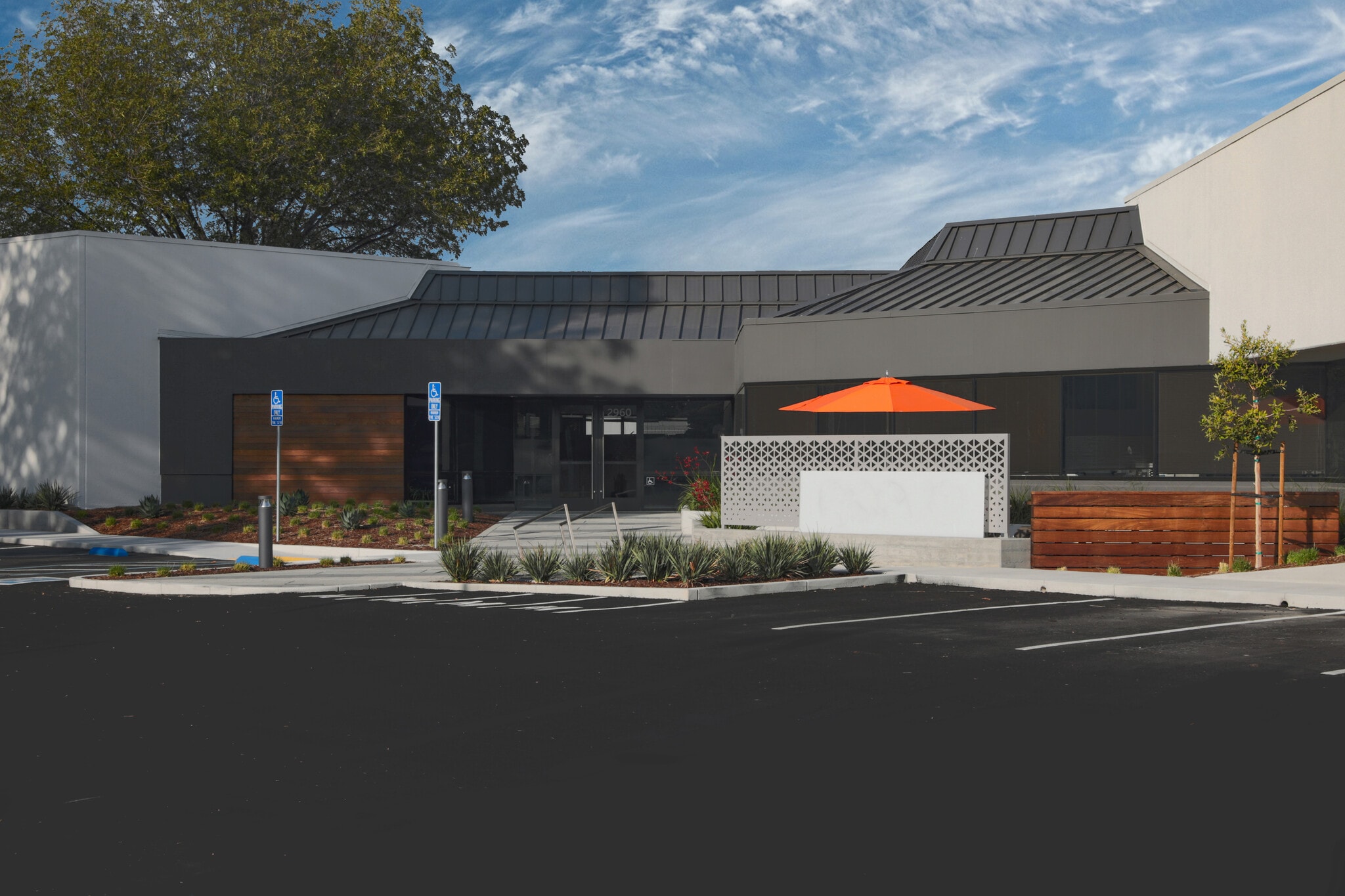 51-61 Daggett Dr, San Jose, CA for lease Primary Photo- Image 1 of 8