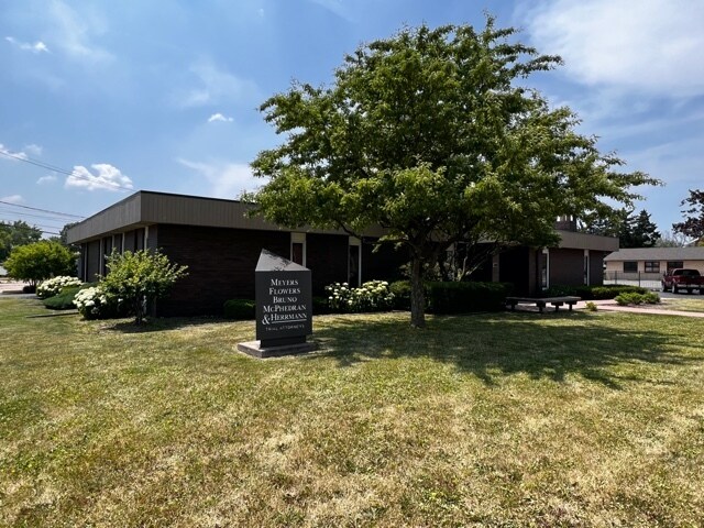 1200 Maple Dr, Peru, IL for lease - Primary Photo - Image 1 of 2