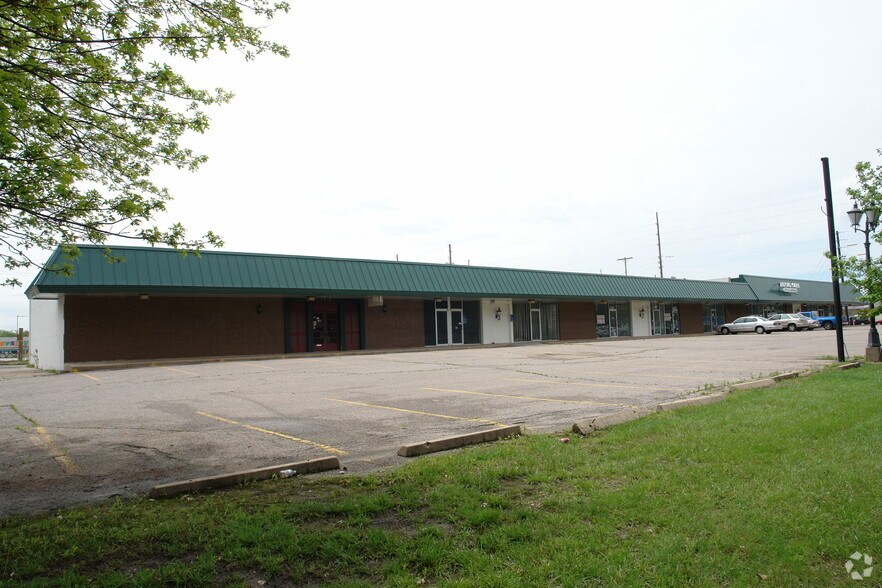 438 S Rock Rd, Wichita, KS à louer - Photo du bâtiment - Image 2 de 3