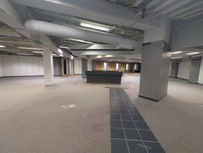 2828 N Clark St, Chicago, IL for lease Interior Photo- Image 2 of 21