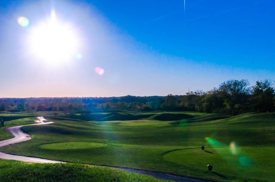 500 Roscommon Dr, Springfield, OH à vendre - Photo du bâtiment - Image 3 de 18