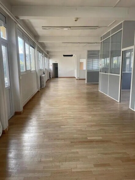 Bureau dans Nanterre à louer - Photo intérieure - Image 3 de 9