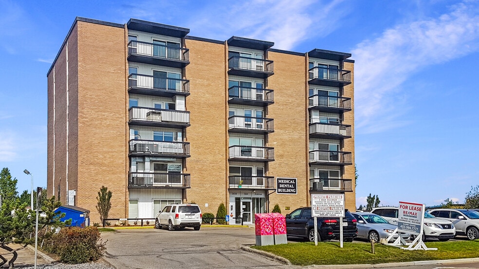 3939 50A Ave, Red Deer, AB à louer - Photo du bâtiment - Image 1 de 16