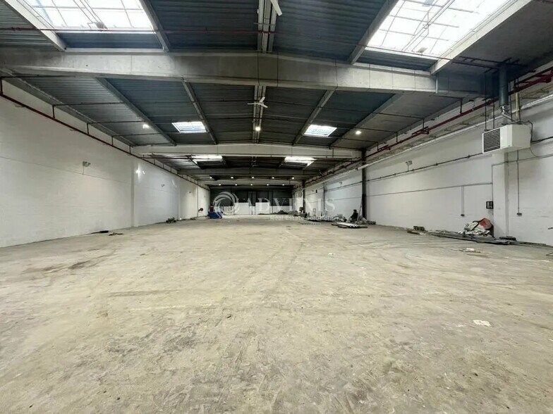 Industriel dans Saint-Denis à louer - Photo intérieure - Image 2 de 8