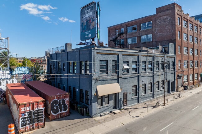 More details for 2480 Dundas St W, Toronto, ON - Multifamily for Sale