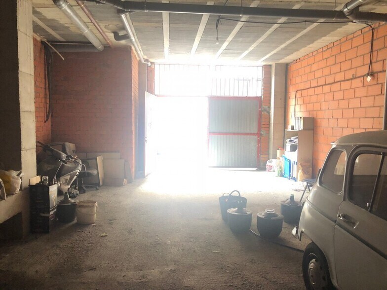 Commerce de détail dans León à vendre - Photo du bâtiment - Image 2 de 3