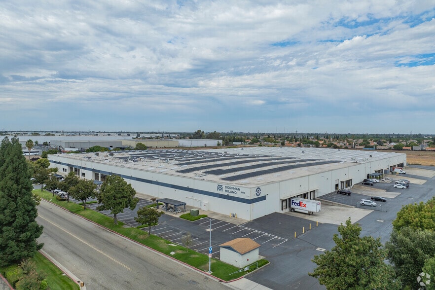 2615 Boeing Way, Stockton, CA for lease - Aerial - Image 2 of 9