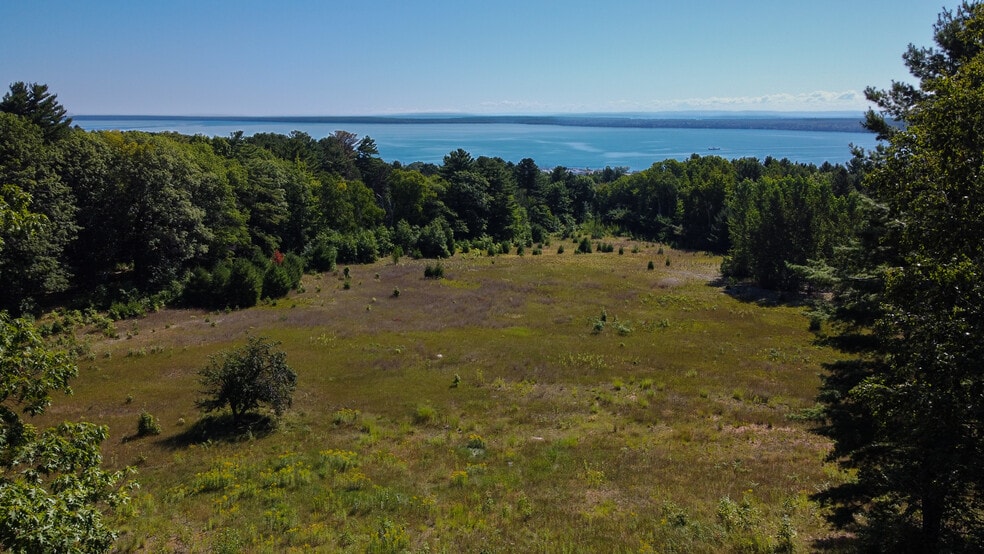 35480 Whitetail Ave, Bayfield, WI for sale - Building Photo - Image 1 of 43