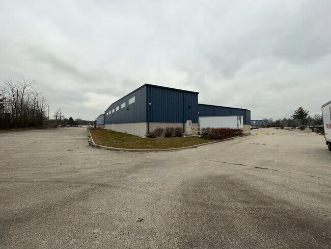 More details for 2025 W Southbranch Blvd, Oak Creek, WI - Industrial for Sale