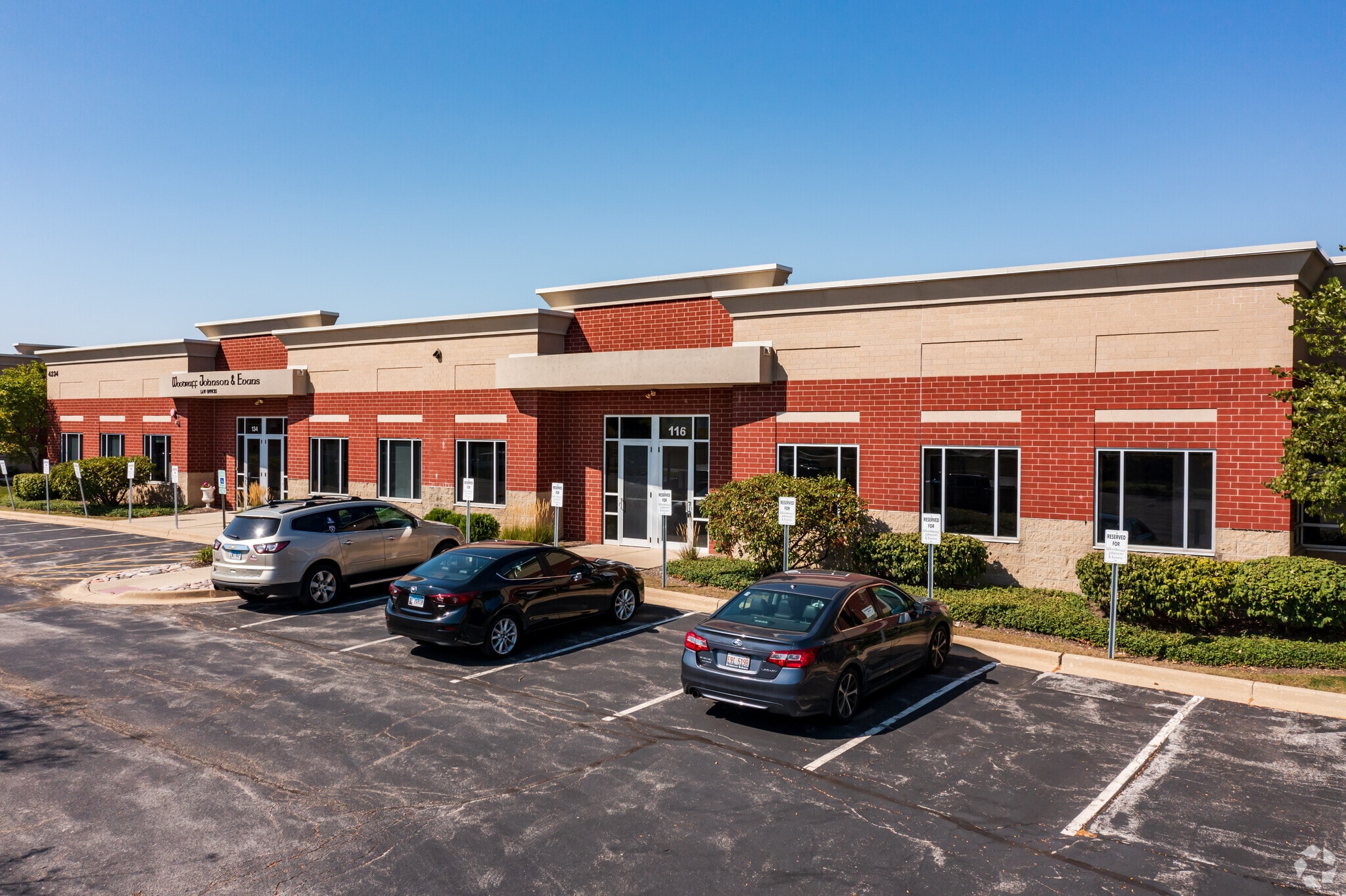 4222-4248 Meridian Pky, Aurora, IL à louer Photo du bâtiment- Image 1 de 12