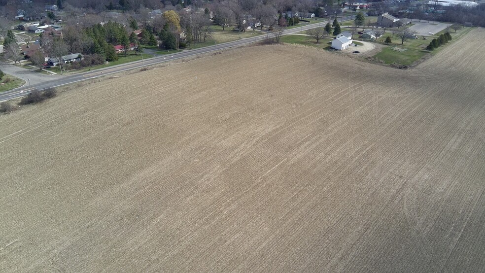 21 & 51 Waveland Rd, Janesville, WI à vendre - Photo du bâtiment - Image 3 de 7