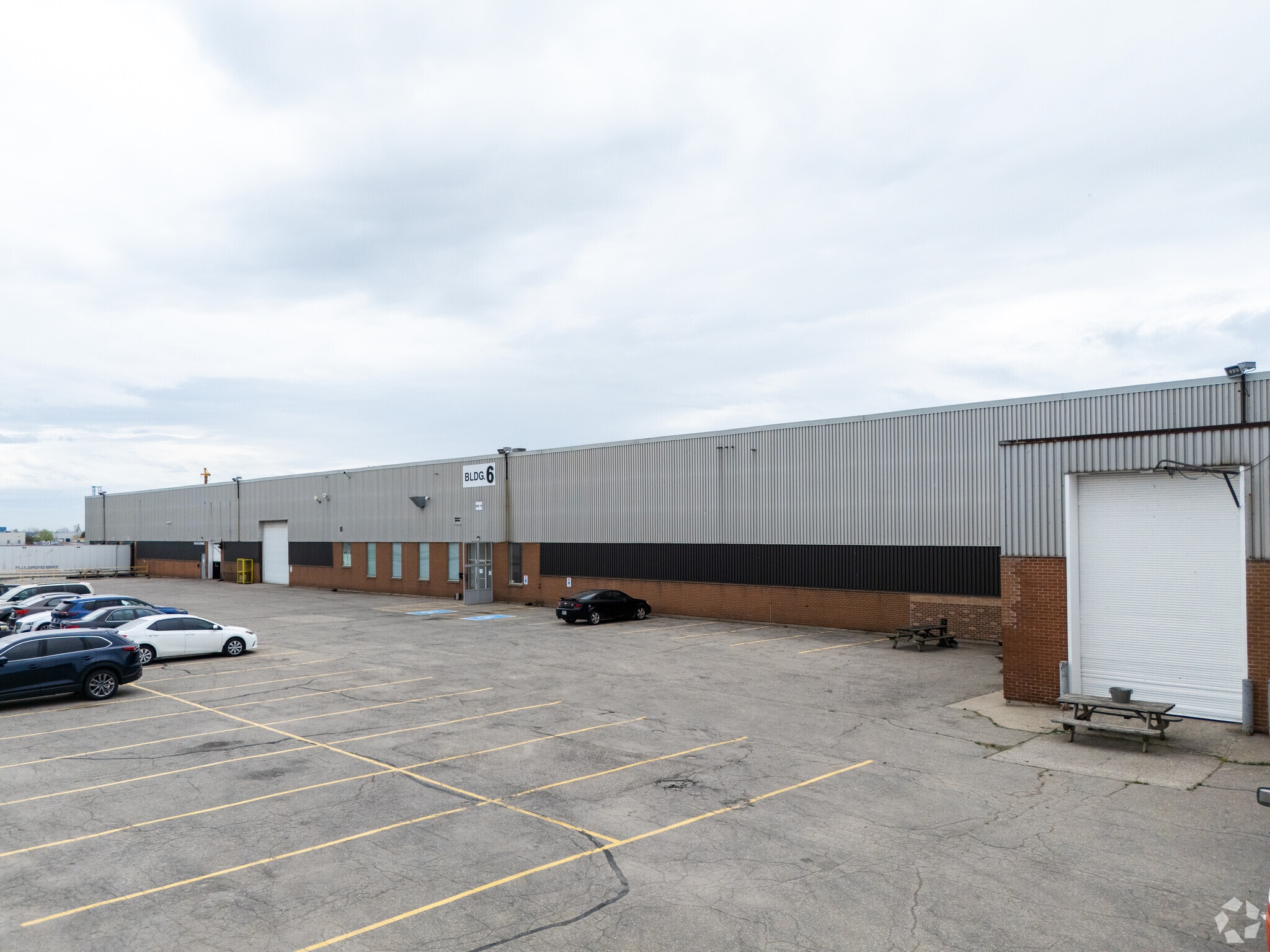 225 Henry St, Brantford, ON for sale Primary Photo- Image 1 of 1