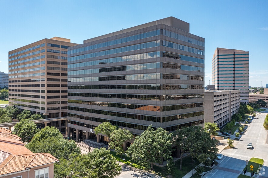 220 E Las Colinas Blvd, Irving, TX à louer - Photo du bâtiment - Image 2 de 4