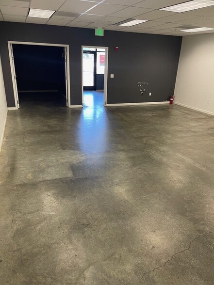 20 Ohlone Pky, Watsonville, CA for lease - Interior Photo - Image 2 of 9