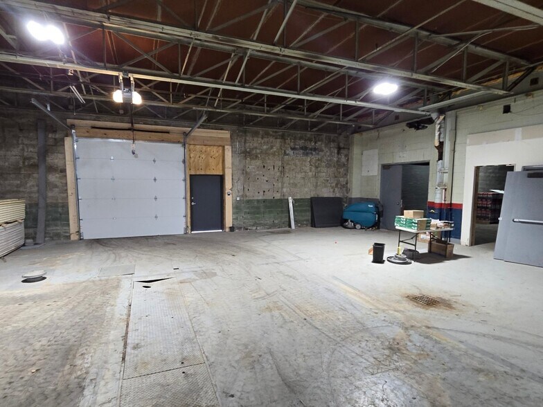 23 N Division St, Auburn, NY à louer - Photo du bâtiment - Image 3 de 10
