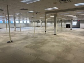 340 Victory Ln, Lincoln, NE for lease Building Photo- Image 2 of 2