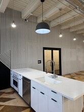 1821 W Hubbard St, Chicago, IL for lease Interior Photo- Image 2 of 7