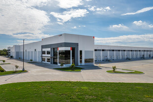 Sublease - 225 Logistics Center - Entrepôt