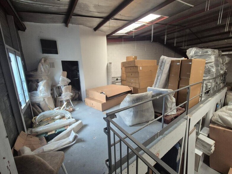 Industrial in Saint-Soupplets for lease - Interior Photo - Image 2 of 3