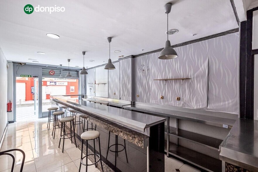 Avenida de América, 47, Granada, Granada for sale - Interior Photo - Image 2 of 13
