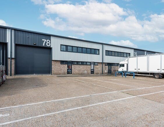74-88 Roding Rd, London for lease - Building Photo - Image 2 of 6