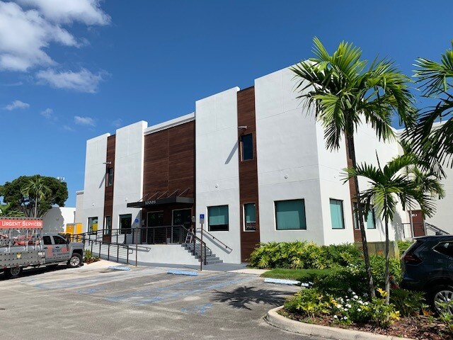 10005 NW 58th St, Doral, FL à louer Photo du bâtiment- Image 1 de 13
