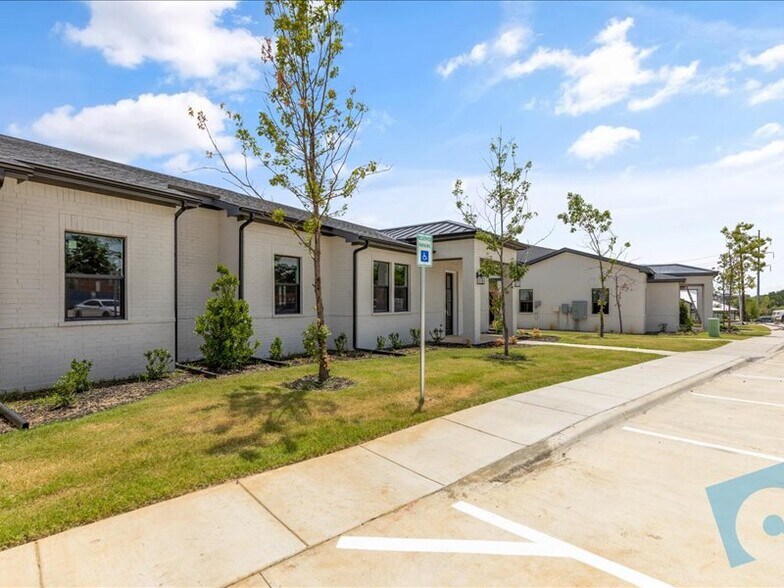 1220 N Kimball Ave, Southlake, TX à louer - Photo du bâtiment - Image 2 de 7