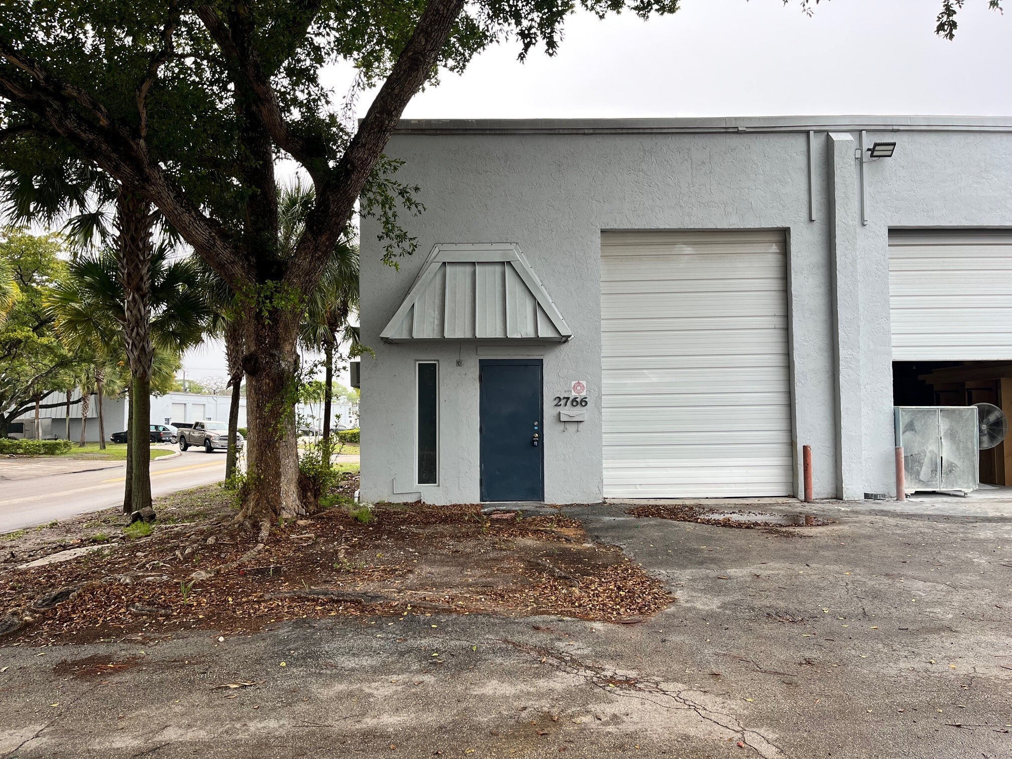 2696 NW 31st Ave, Lauderdale Lakes, FL à louer Photo du bâtiment- Image 1 de 7
