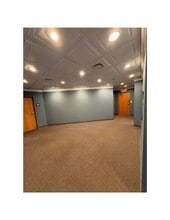 131 New London Tpke, Glastonbury, CT for lease Interior Photo- Image 2 of 15