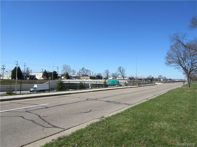 31850 Schoolcraft Rd, Livonia, MI à vendre - Photo du bâtiment - Image 2 de 8