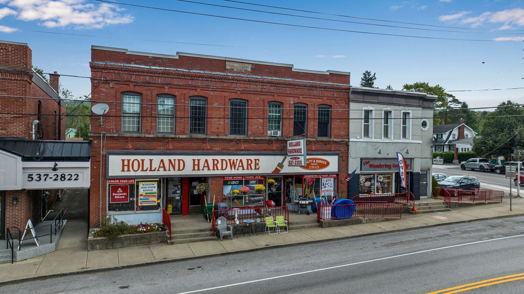 9 N Main St, Holland, NY à vendre Photo du bâtiment- Image 1 de 1