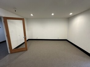 950 Gilman St, Berkeley, CA à louer Photo intérieure- Image 2 de 3