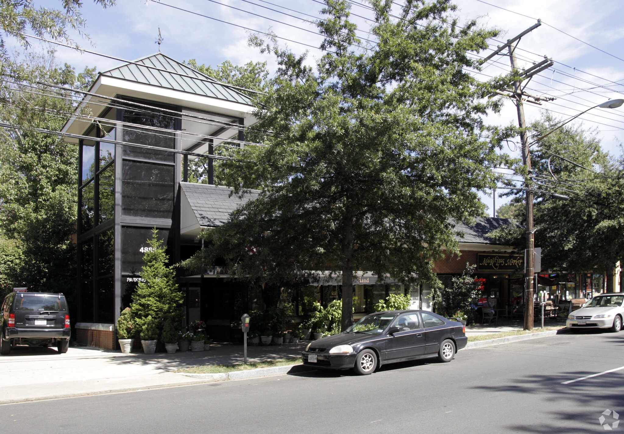 4885 Macarthur Blvd NW, Washington, DC for lease Primary Photo- Image 1 of 4