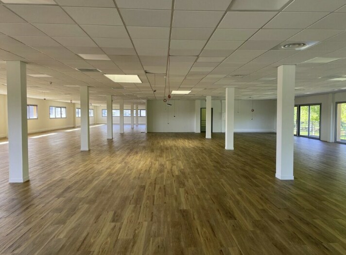 Office in Saint-Priest for lease Interior Photo- Image 1 of 8