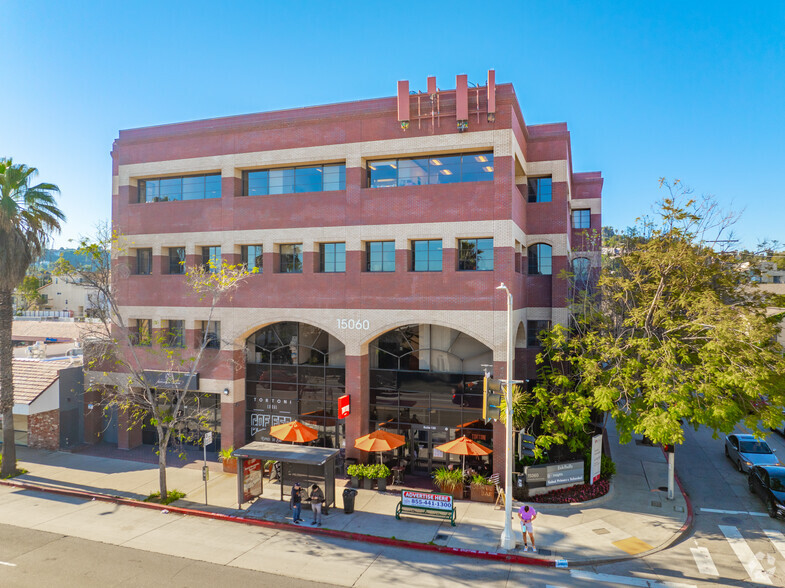 15060 Ventura Blvd, Sherman Oaks, CA for lease - Building Photo - Image 2 of 9