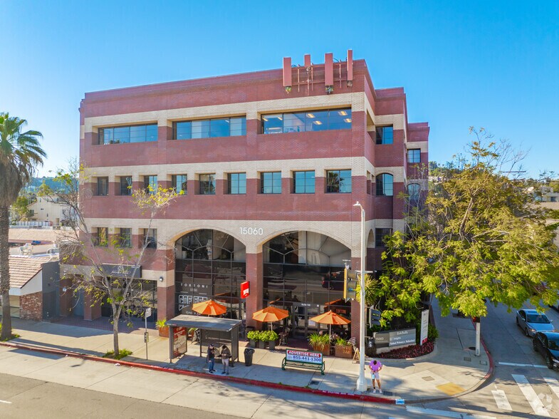15060 Ventura Blvd, Sherman Oaks, CA à louer - Photo du bâtiment - Image 2 de 9