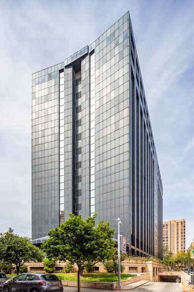 Avenida de Aragón, 30, València, Valencia à louer - Photo du bâtiment - Image 2 de 2