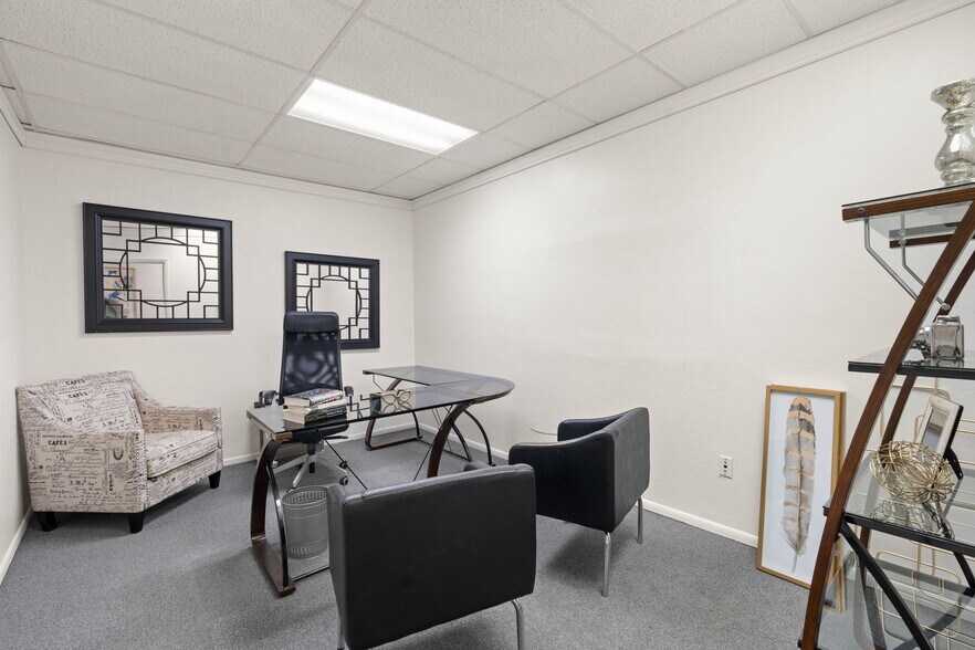 3949 Evans Ave, Fort Myers, FL à vendre - Photo du bâtiment - Image 3 de 50