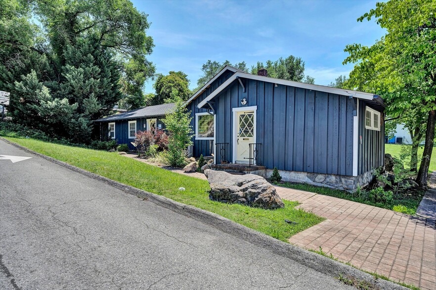 2302 Winthrop Ave SW, Roanoke, VA à vendre - Photo du bâtiment - Image 1 de 13