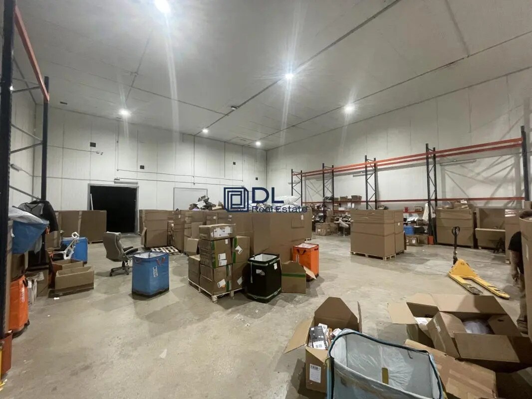 Office in Meaux for lease Interior Photo- Image 1 of 9