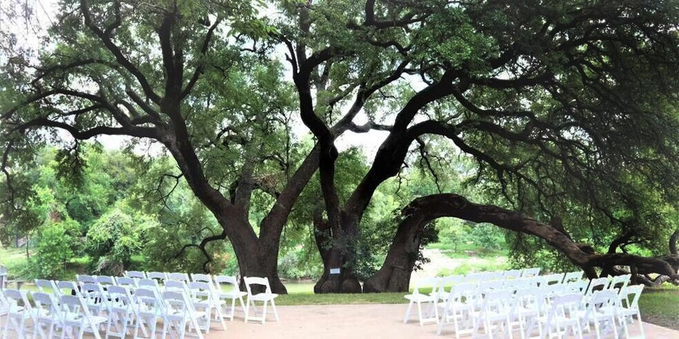 205 SW Barnard St, Glen Rose, TX à vendre - Photo du bâtiment - Image 3 de 41