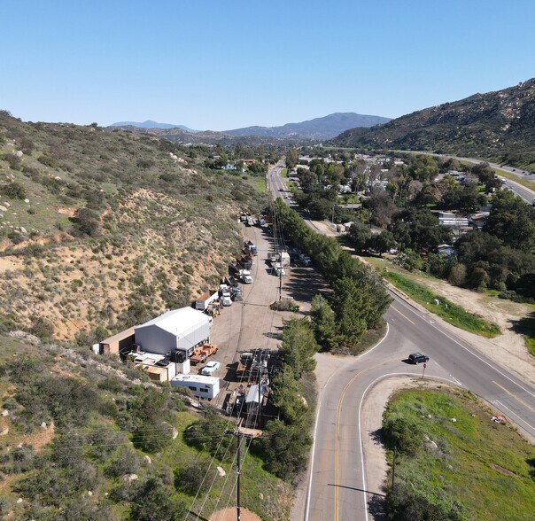 9601 Flinn Springs Rd, El Cajon, CA à louer - Aérien - Image 3 de 7