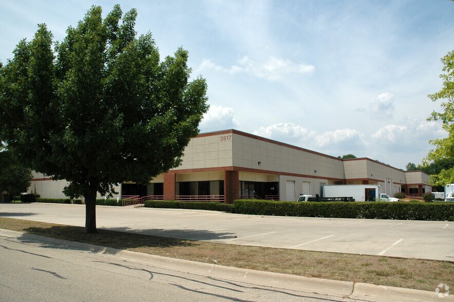 3923 Morse St, Denton, TX for lease - Building Photo - Image 3 of 13
