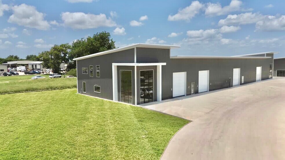 21901 US-79 Hwy, Taylor, TX à louer - Photo du bâtiment - Image 3 de 7