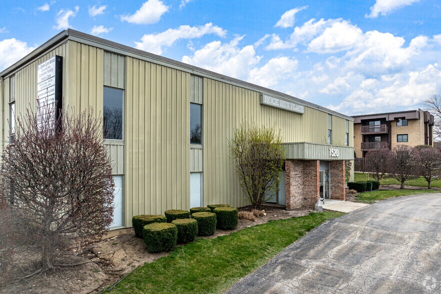 1520 Rock Run Dr, Crest Hill, IL à louer - Photo du bâtiment - Image 2 de 5