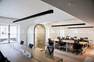 37 Rue Marie-Éléonore De Bellefond, Paris for lease Interior Photo- Image 1 of 1