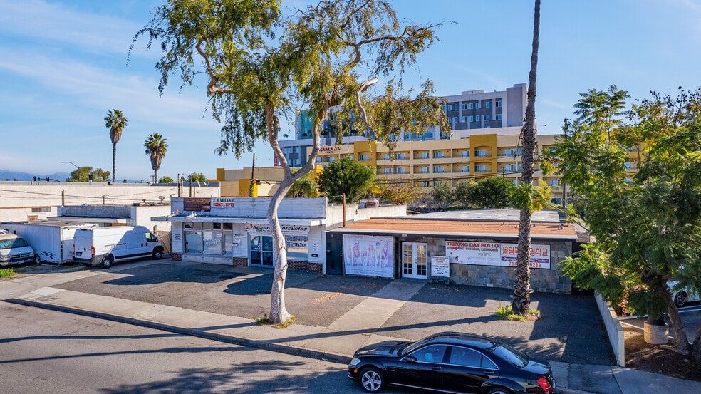 13042-13046 Kerry St, Garden Grove, CA for sale - Building Photo - Image 3 of 9