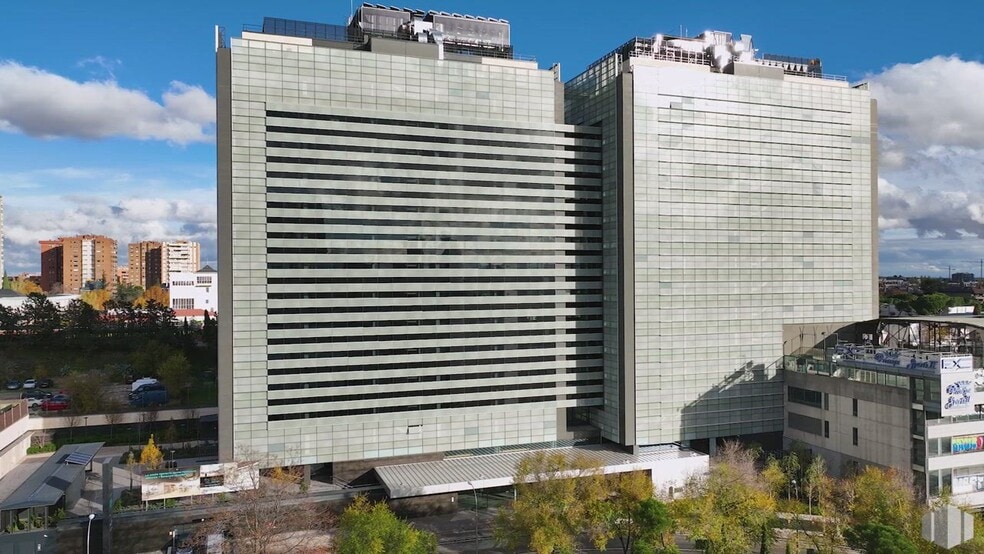 Calle de Serrano Galvache, 26, Madrid, Madrid for lease - Commercial Listing Video - Image 2 of 22