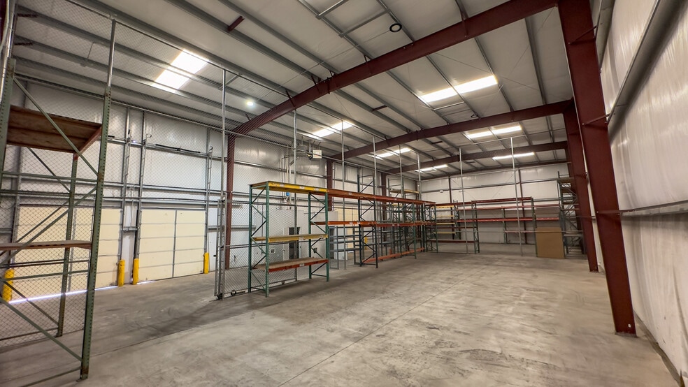 1345 Geronimo Dr, El Paso, TX à louer - Photo du bâtiment - Image 3 de 15