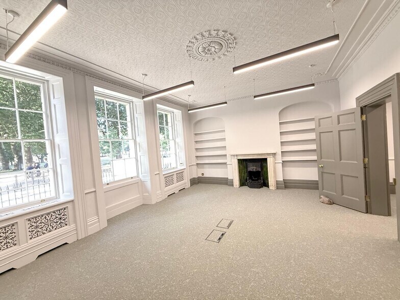 9 Queen Sq, Bristol for lease - Building Photo - Image 1 of 20